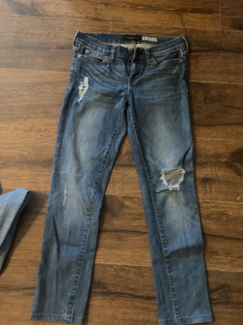 Aeropostale Women's Distressed Indigo Skinny Jeans